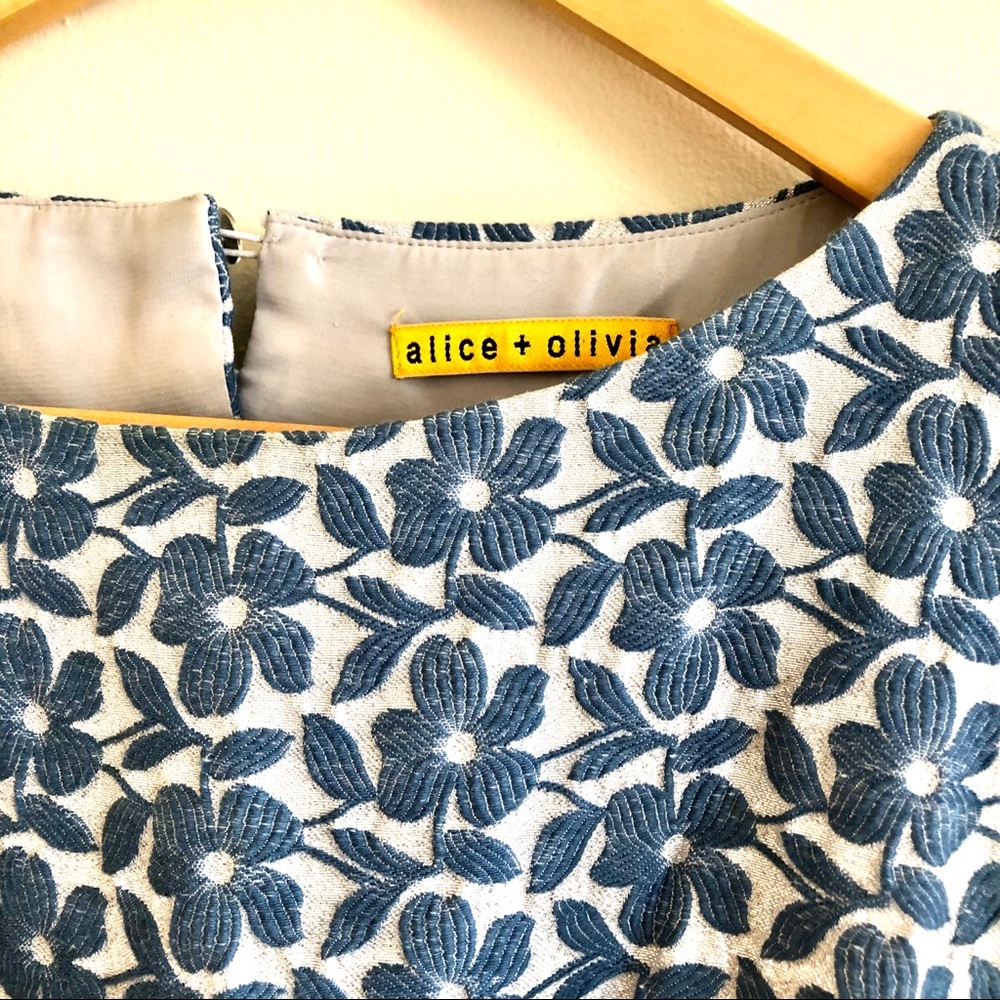 Alice + Olivia open back floral dress - Picture 4 of 8